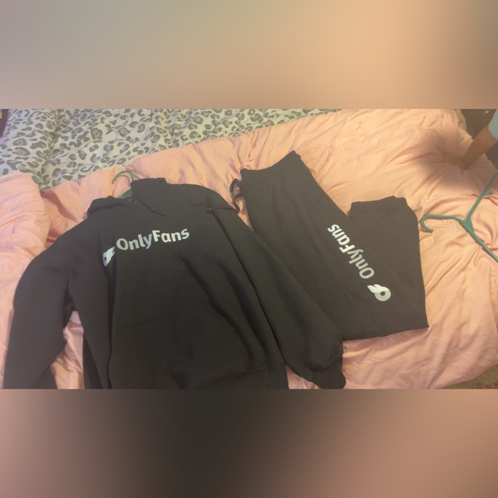 OnlyFans SweatSuit Brand New never worn!